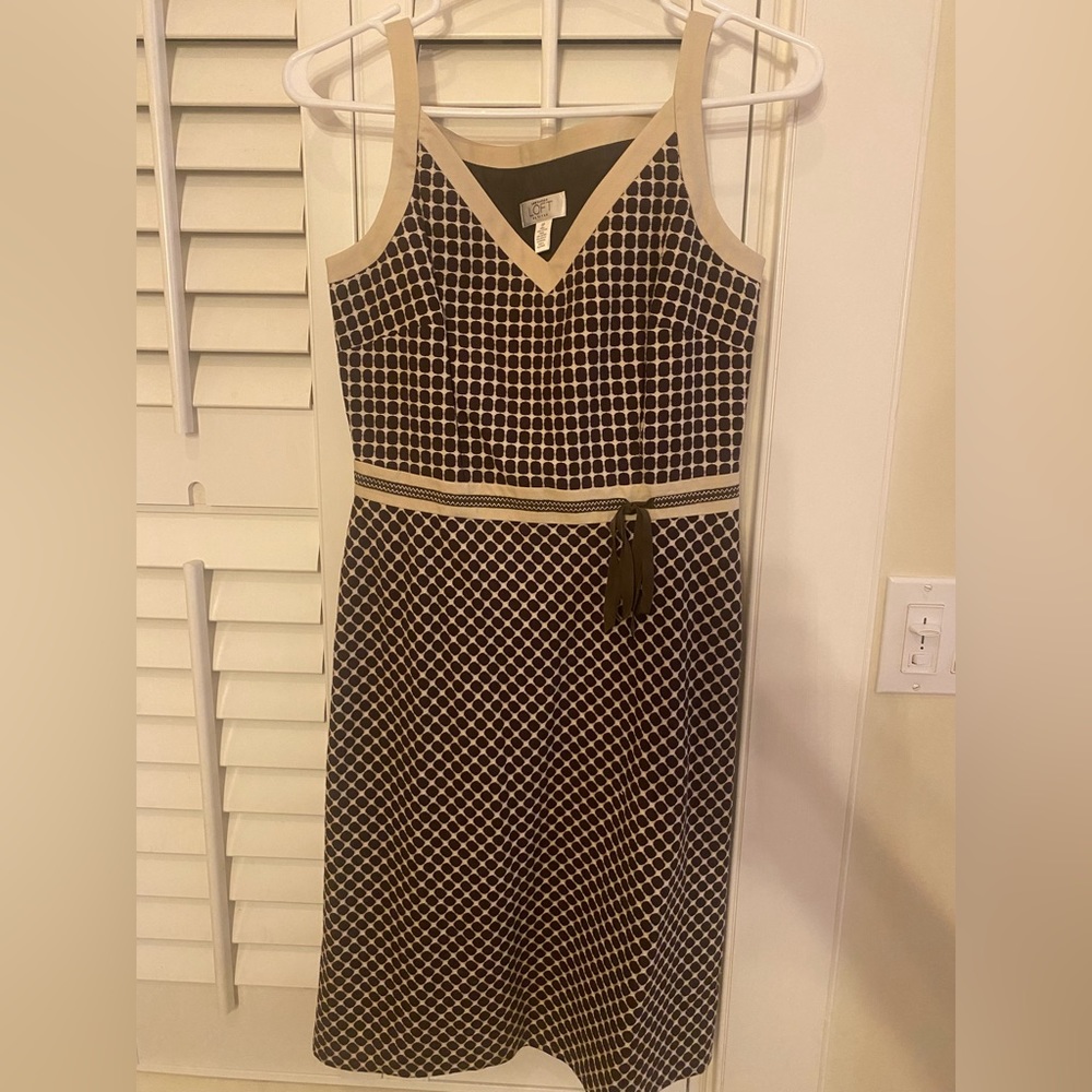 I love this dress. I wore it 2x to the office but wfh now. Great for Fall.